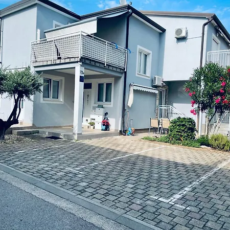 Olea Apartment *