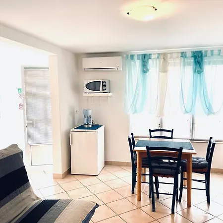 شقة Olea أوماغ