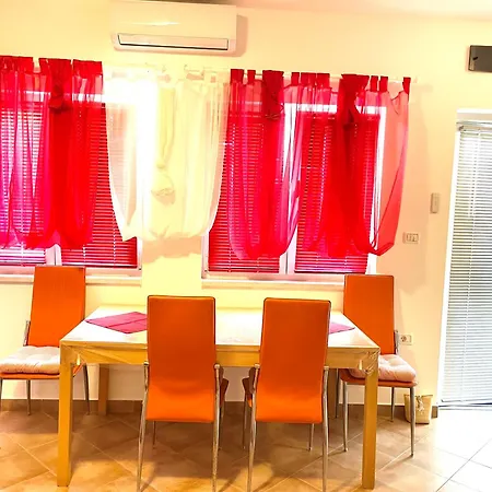 Olea Apartment *